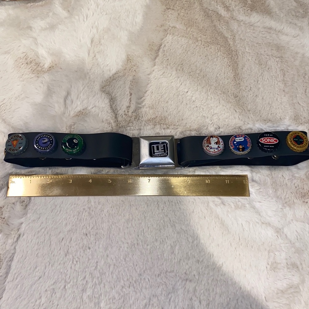 Bottles cap seat belt buckle. Size S